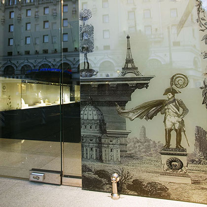 External showcase
